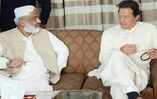 Rich result son google SERP when searching for 'Arbab Rahim meets Imran'