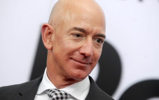 Rich result son google SERP when searching for 'Jeff Bezos'